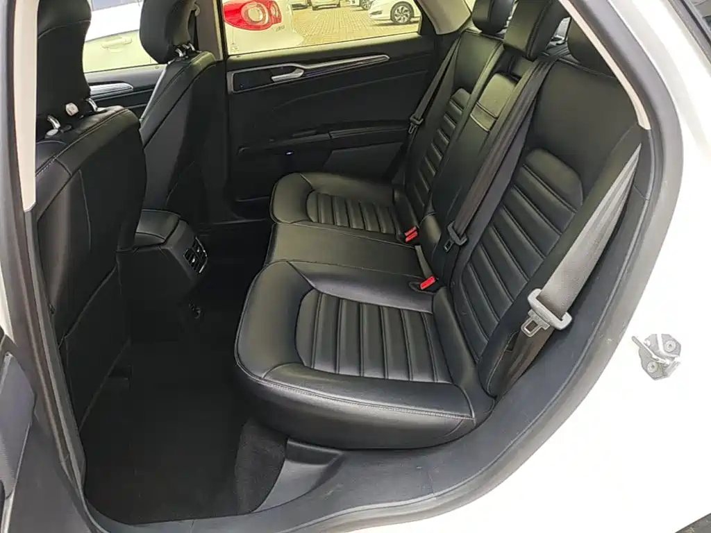 Ford Mondeo — миниатюра 17