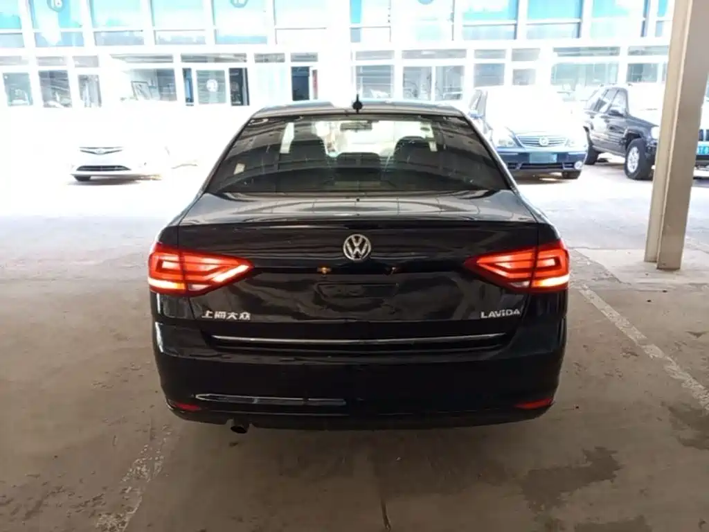 Volkswagen Lavida — миниатюра 6