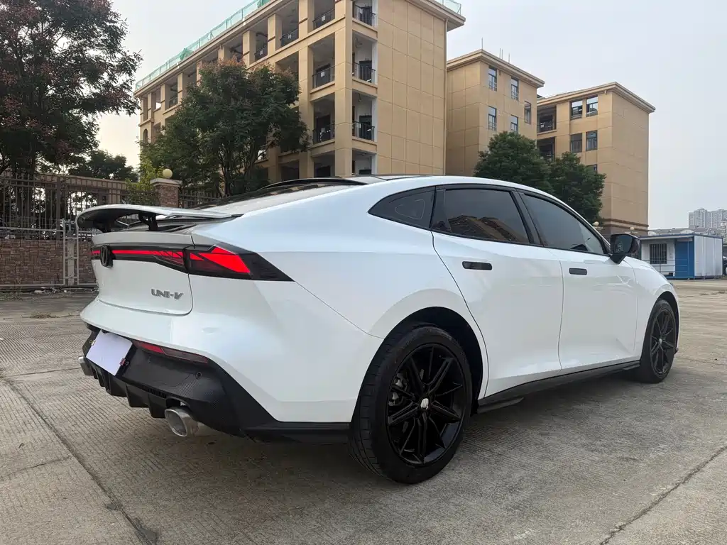 Changan UNI-V — миниатюра 6