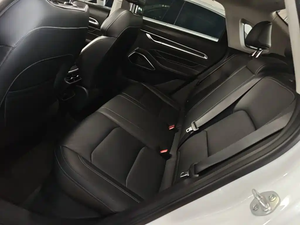 Geely Emgrand — миниатюра 17