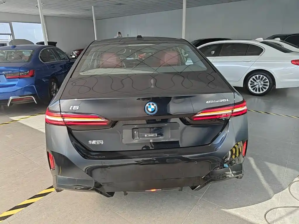 BMW i5 — миниатюра 6
