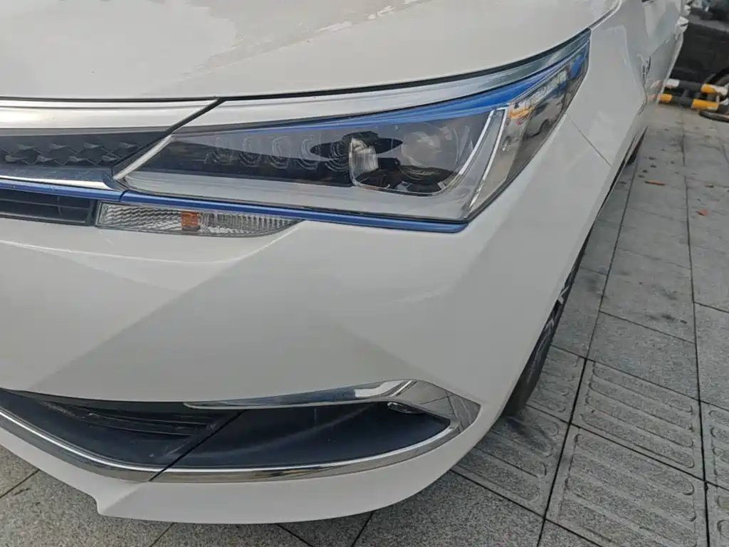 Toyota Corolla Hybrid — миниатюра 24