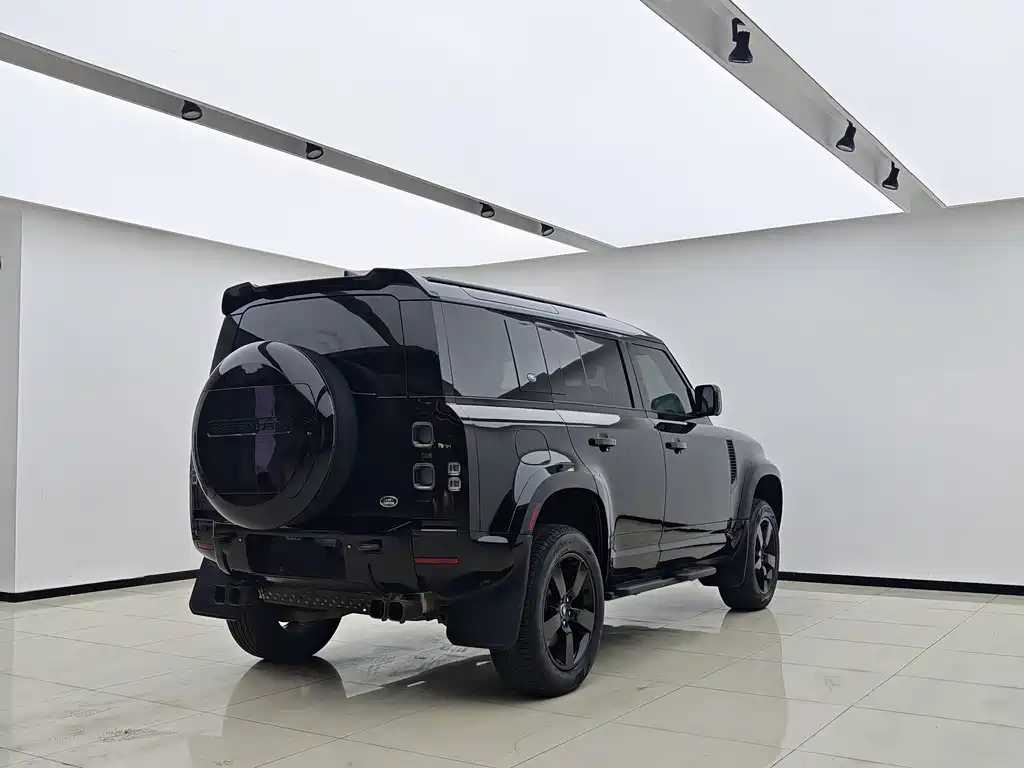 Land Rover Defender — миниатюра 7