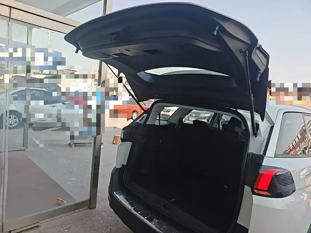 Peugeot 5008 — миниатюра 19