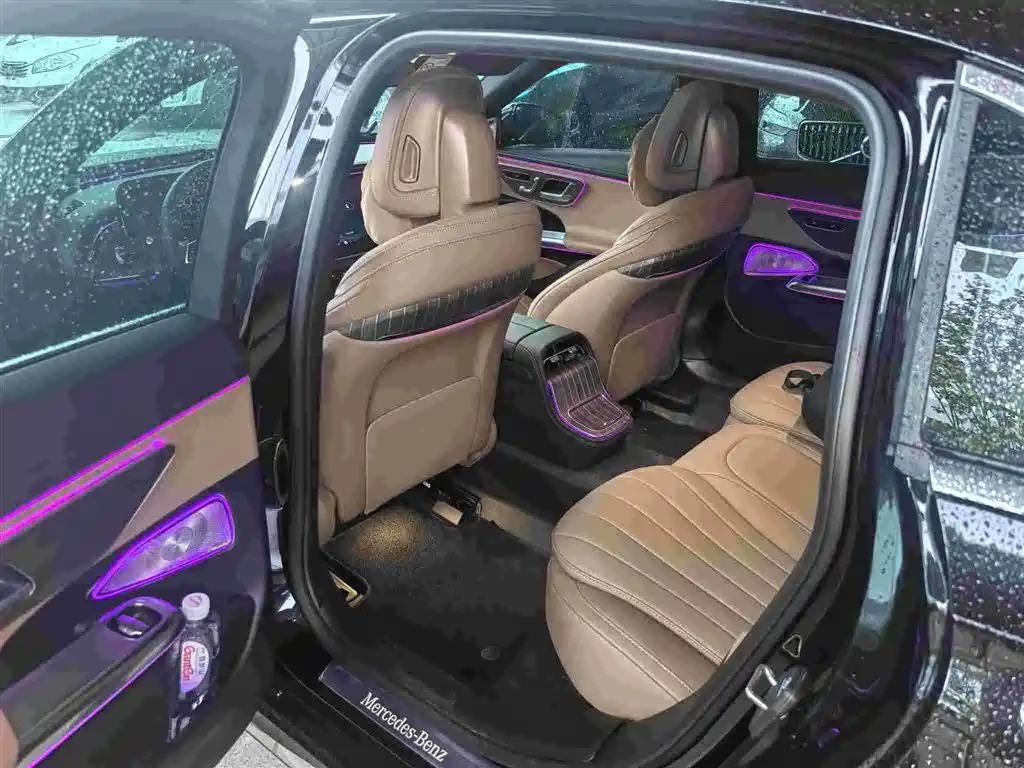 Mercedes-Benz E-Class — миниатюра 8