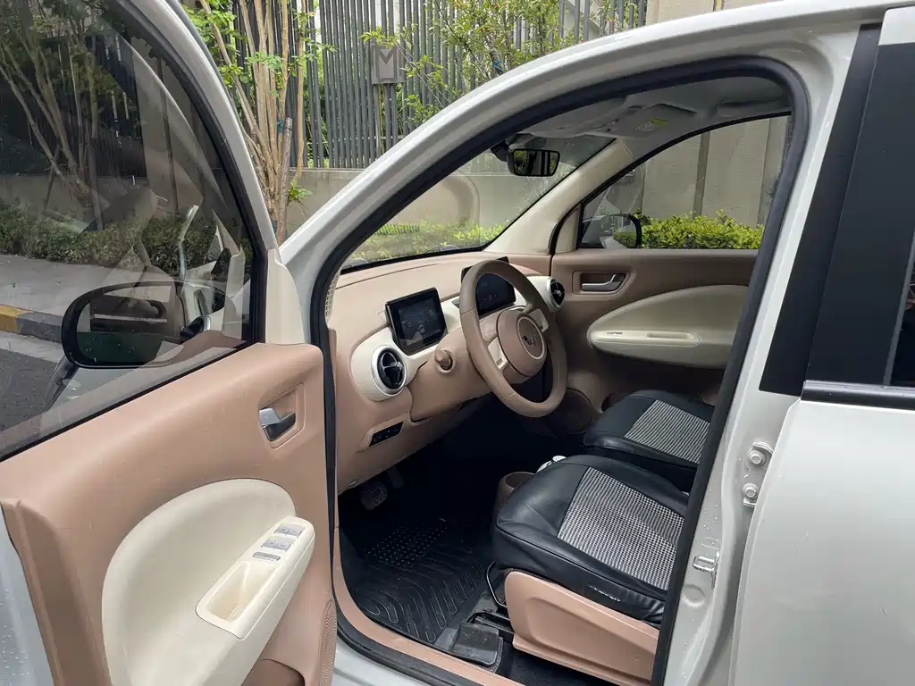 Wuling MINIEV — миниатюра 4