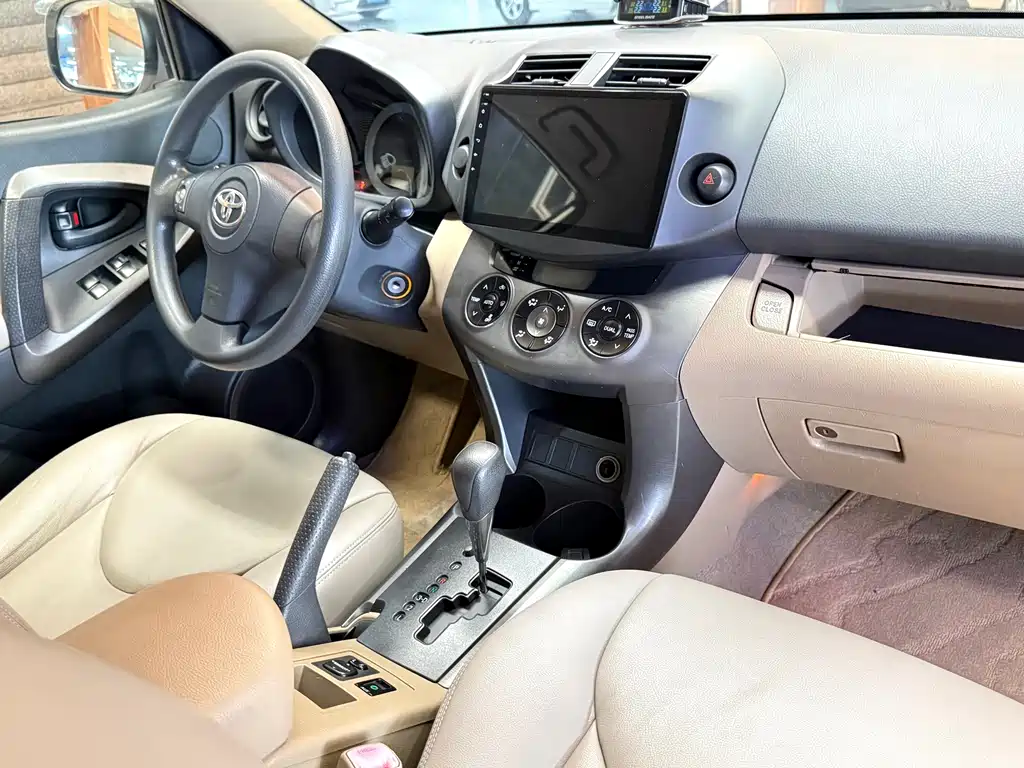 Toyota RAV4 — миниатюра 19