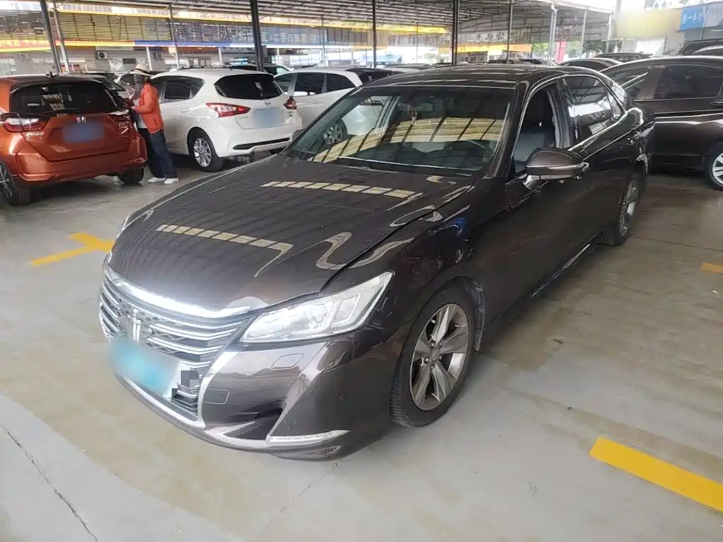 Toyota Crown — миниатюра 2
