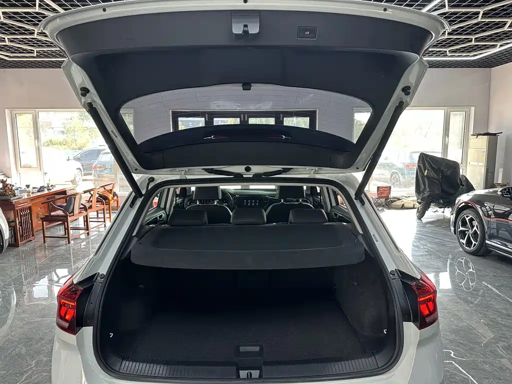 Volkswagen T-Roc — миниатюра 13