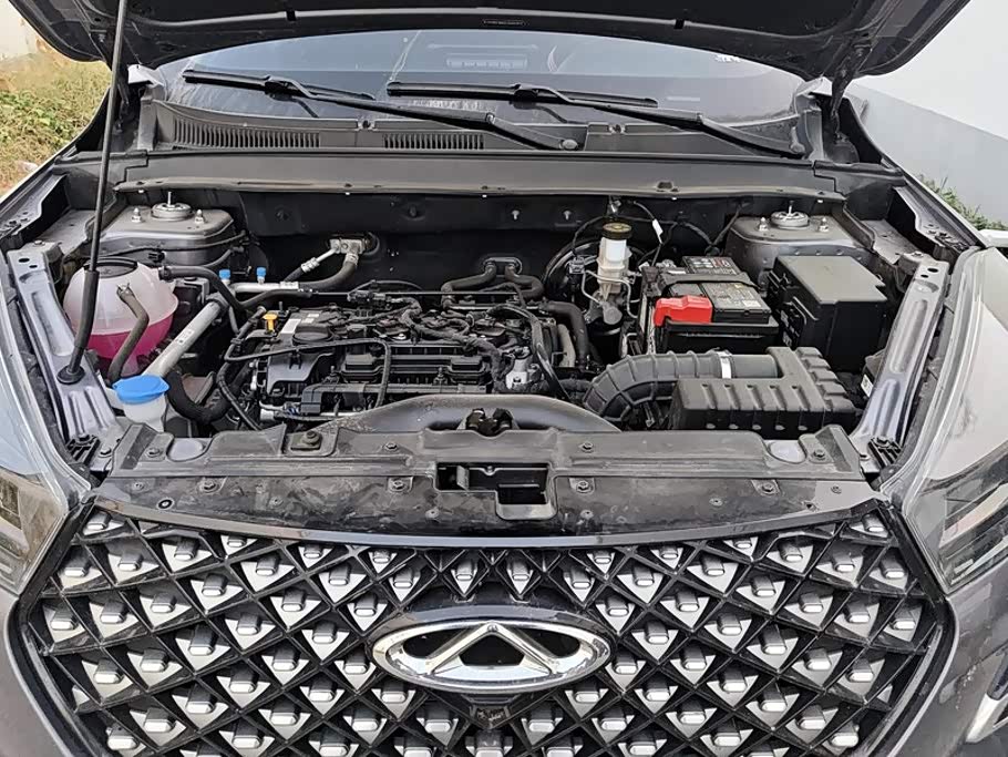 CHERY Tiggo 5x 1.5 л 2026 г. Серебристо-серый, пробег 2900 км