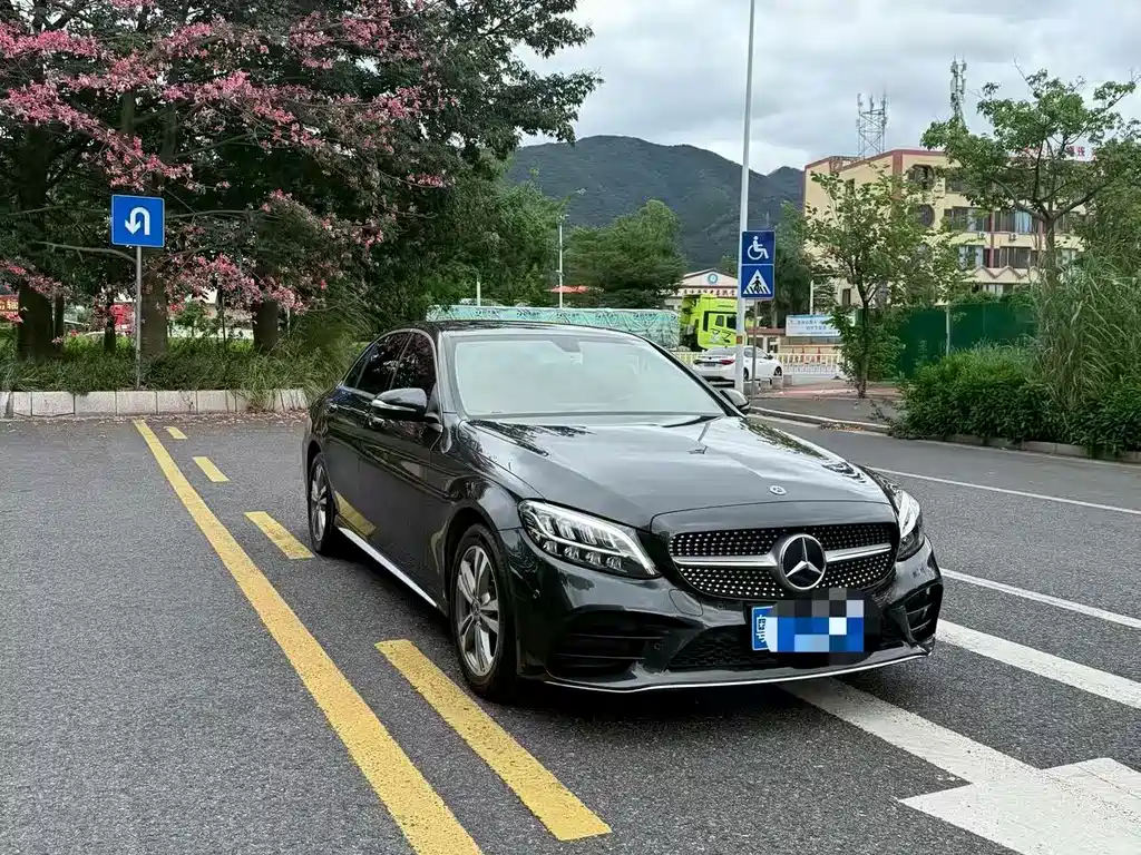 Mercedes-Benz C-Class — миниатюра 3