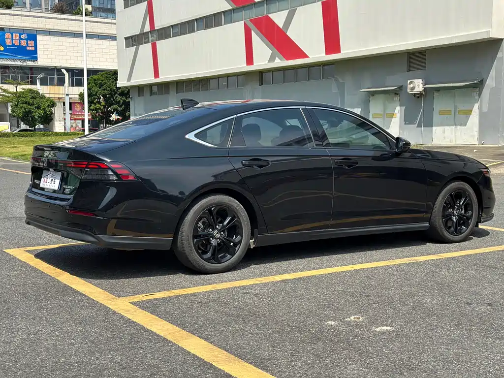 Honda Accord — миниатюра 18