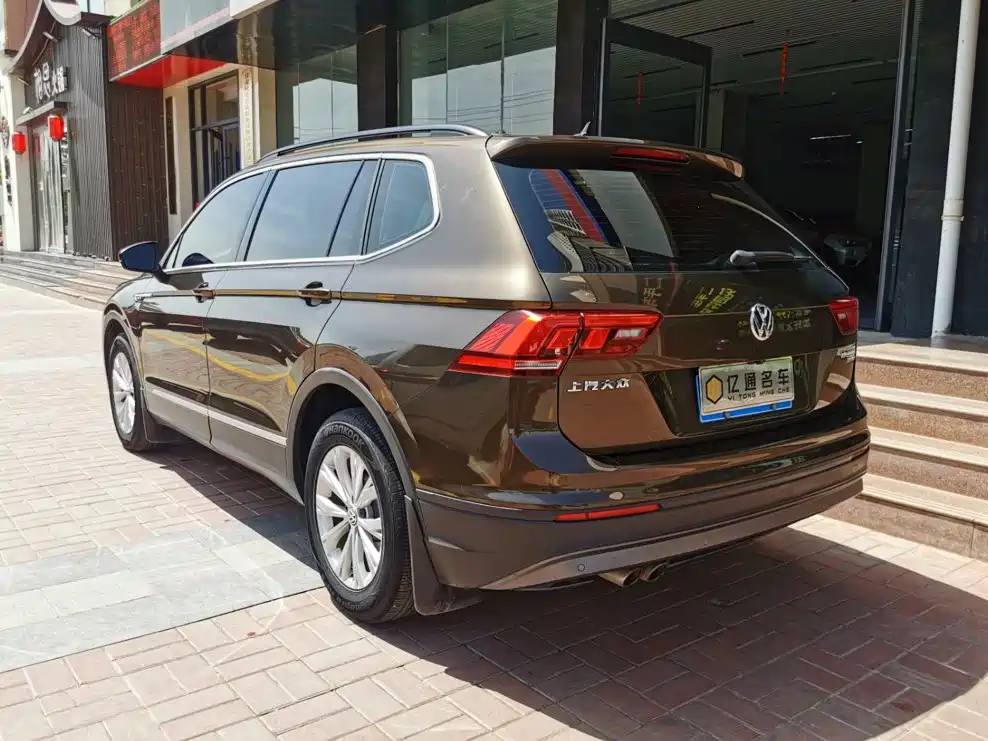Volkswagen Tiguan L — миниатюра 14