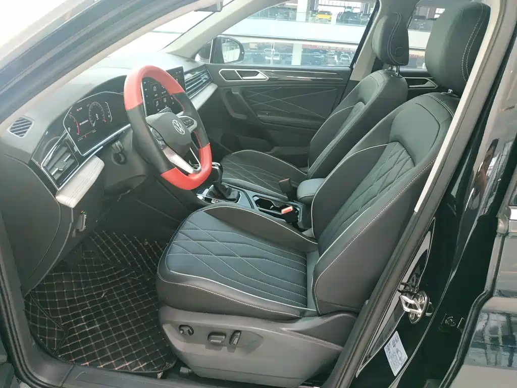 Volkswagen Tiguan L — миниатюра 15