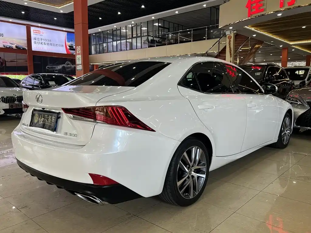 Lexus IS — миниатюра 4