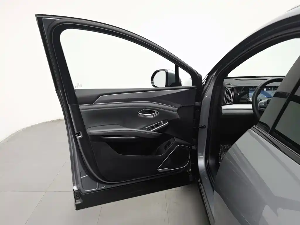 BYD L DM-i — миниатюра 8