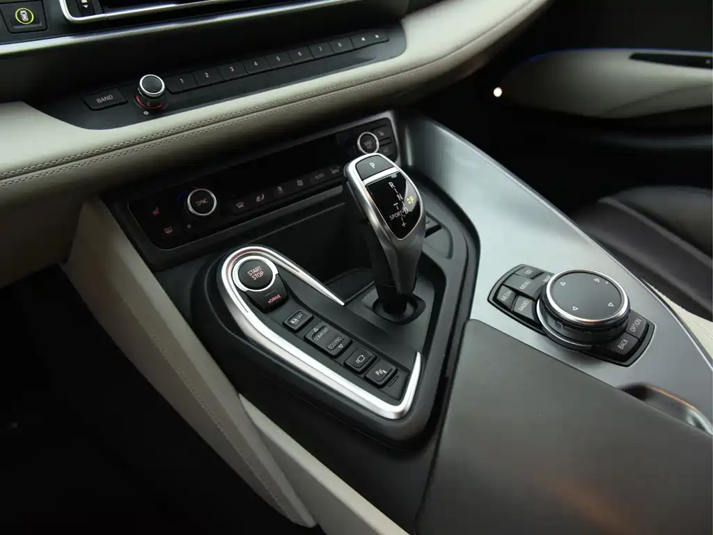 BMW i8 — миниатюра 10