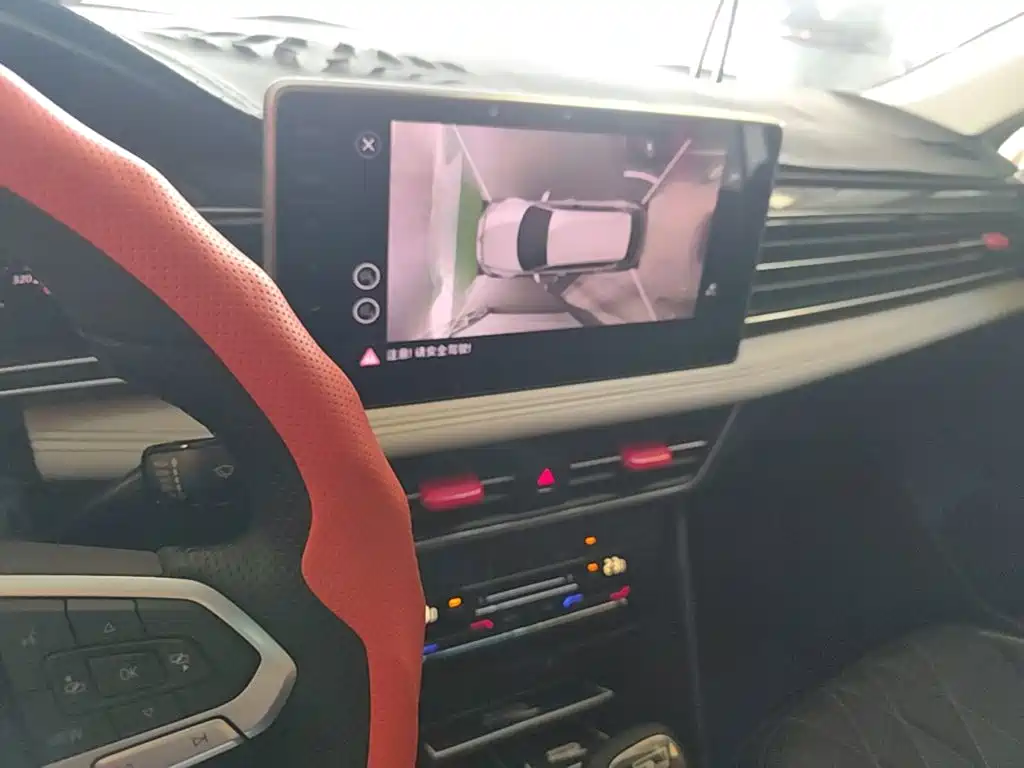 Volkswagen Tiguan L — миниатюра 13