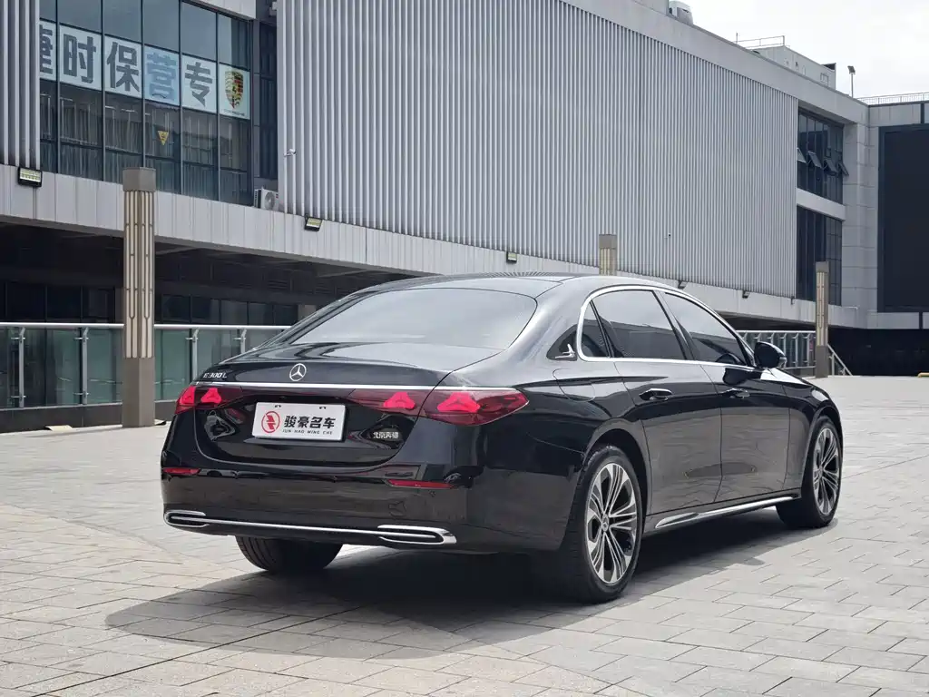 Mercedes-Benz E-Class — миниатюра 25