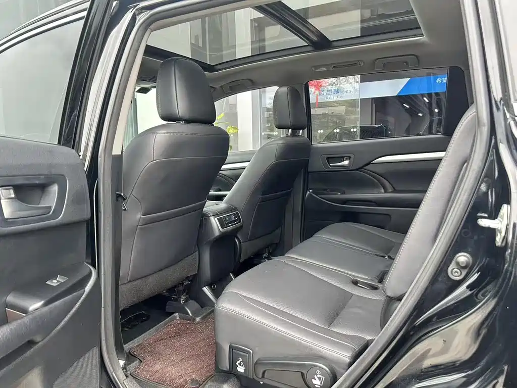 Toyota Highlander — миниатюра 8