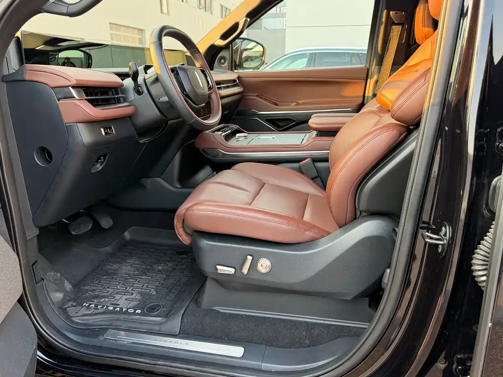 Lincoln Navigator — миниатюра 4