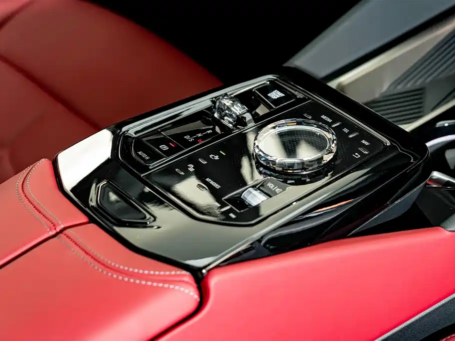 BMW 5 Series — миниатюра 20