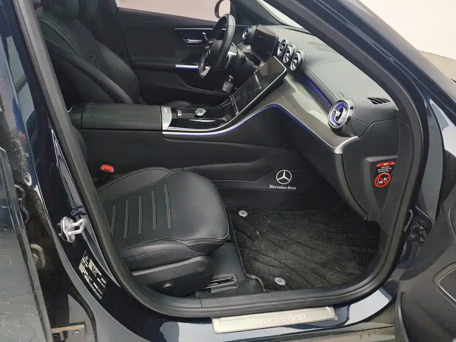 Mercedes-Benz C-Class — миниатюра 8