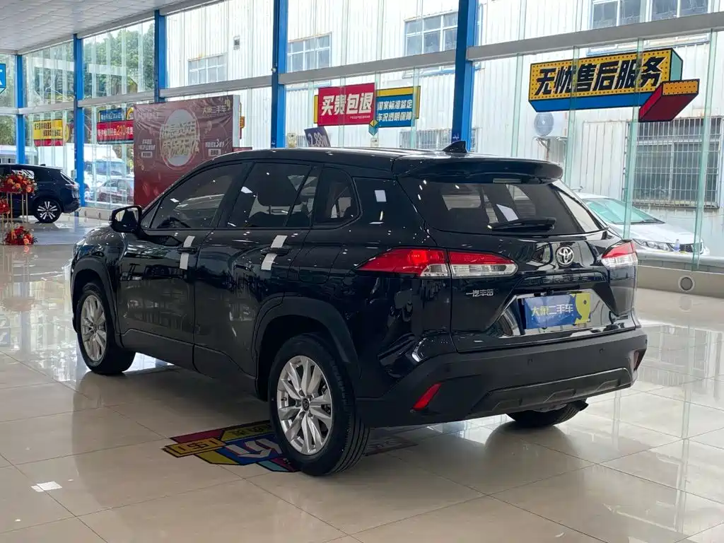 Toyota Corolla Cross — миниатюра 14