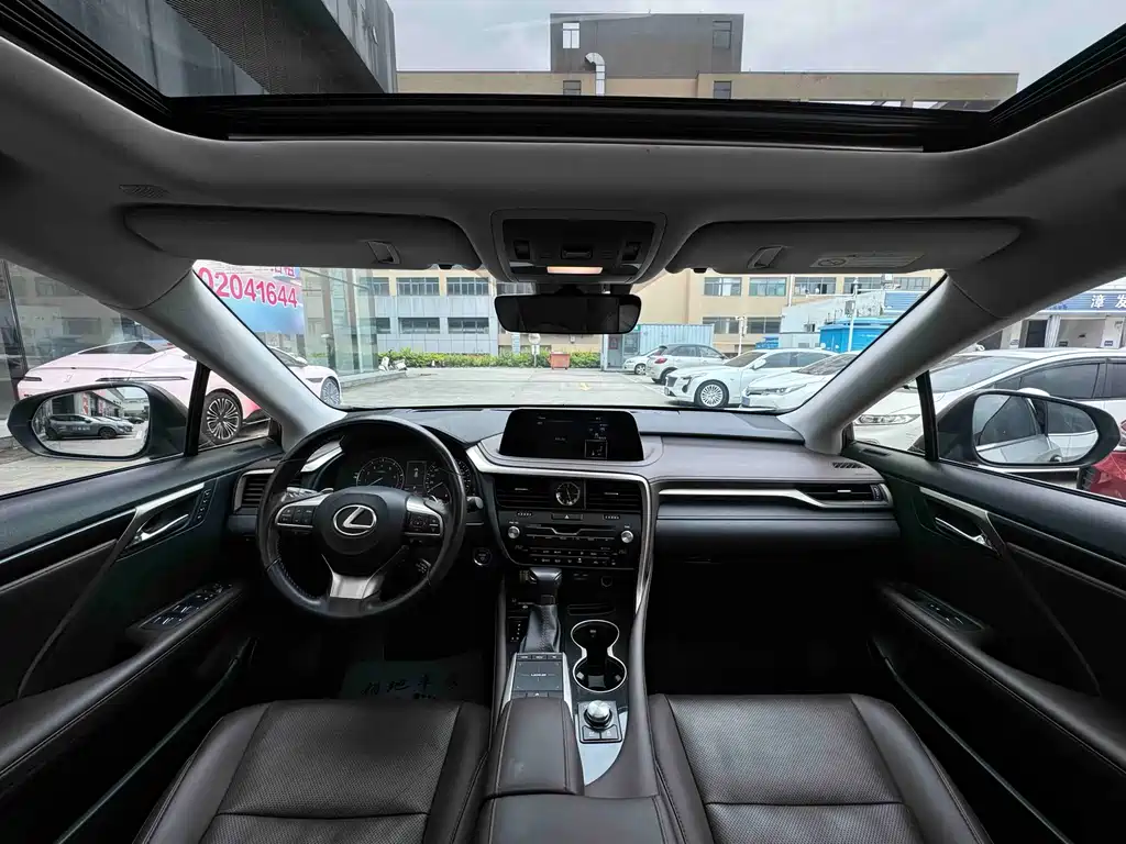 Lexus RX - фото 7