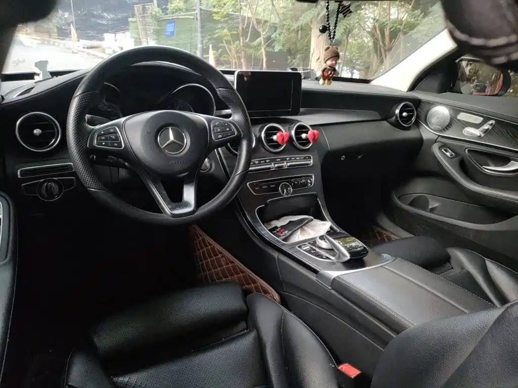 Mercedes-Benz C-Class — миниатюра 13