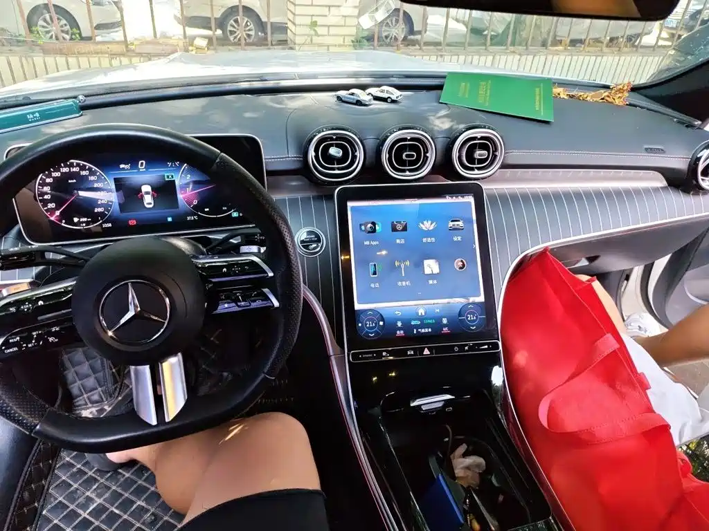 Mercedes-Benz C-Class — миниатюра 13