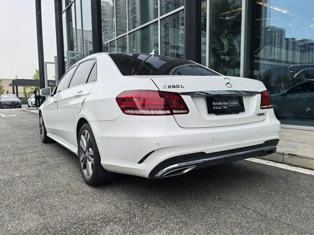 Mercedes-Benz E-Class — миниатюра 14