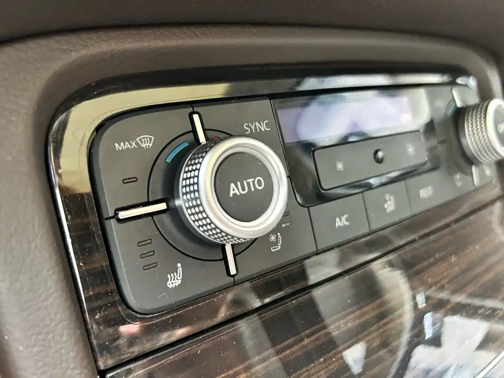 Volkswagen Touareg — миниатюра 12