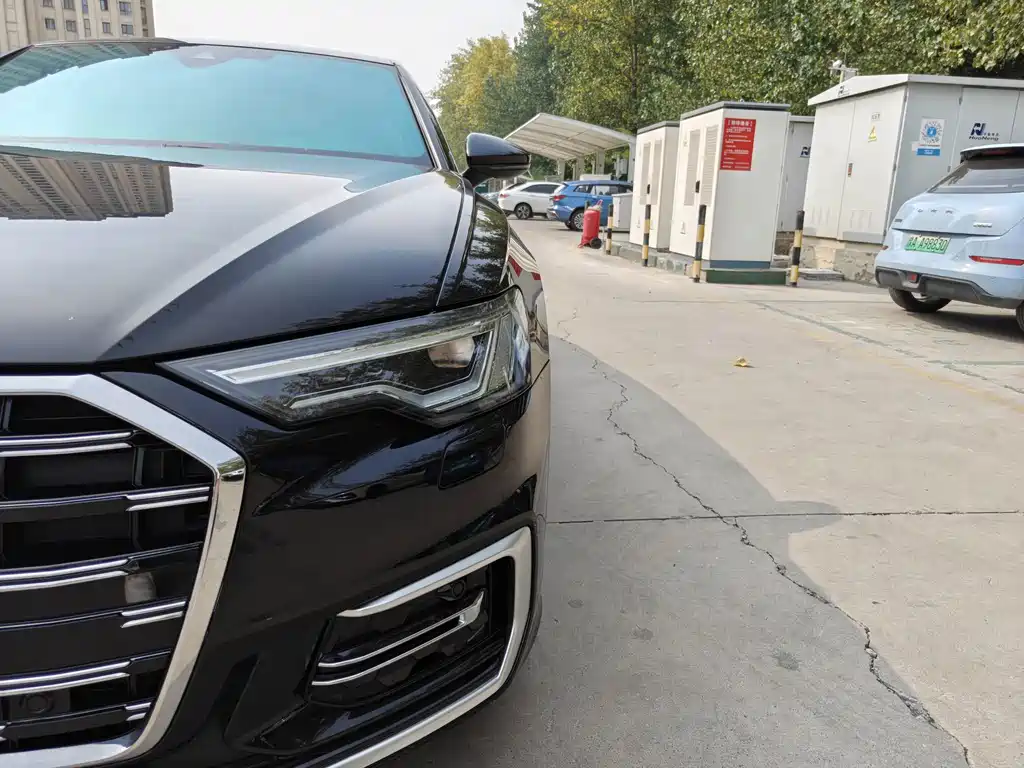 Audi A6L 2022 40 TFSI Luxury