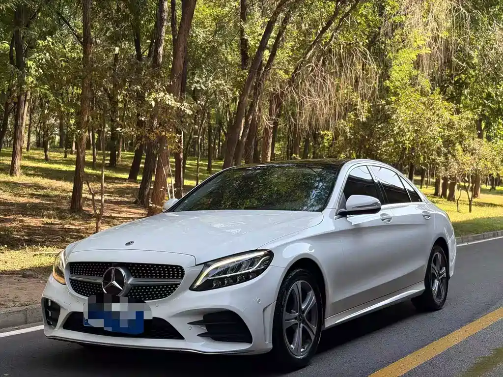Mercedes-Benz C-Class — миниатюра 2