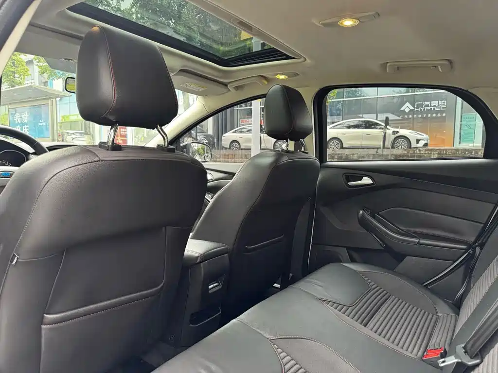 Ford Focus — миниатюра 6