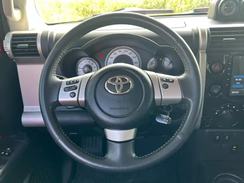 Toyota FJ Cruiser — миниатюра 10