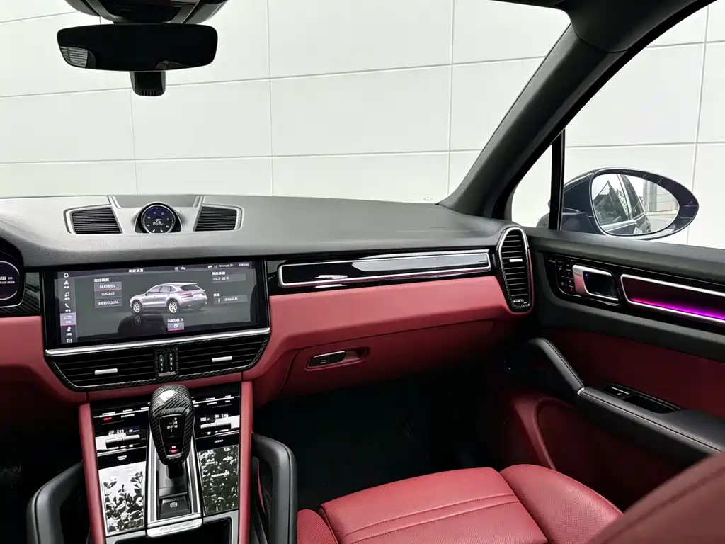 Porsche Cayenne — миниатюра 10
