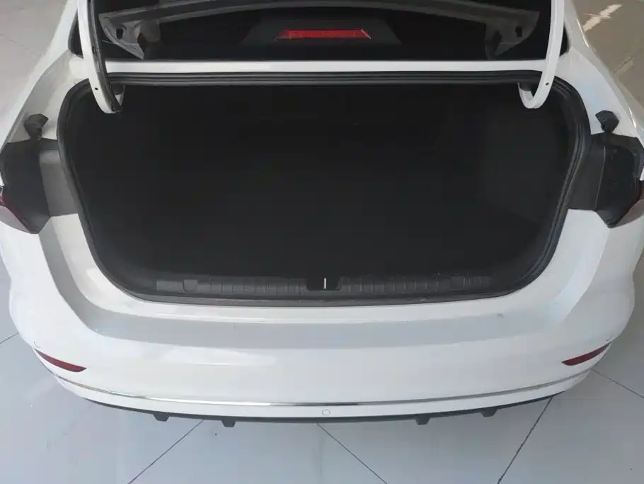 Geely Emgrand — миниатюра 4