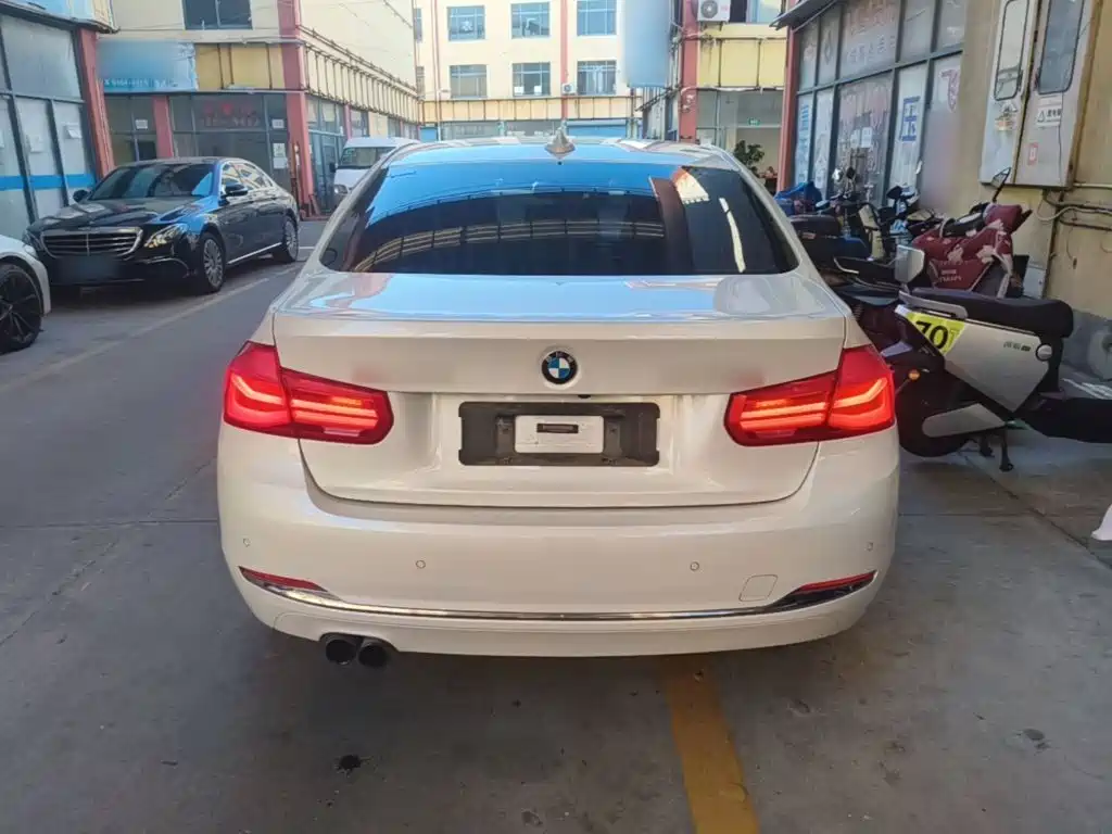 BMW 3 Series — миниатюра 6