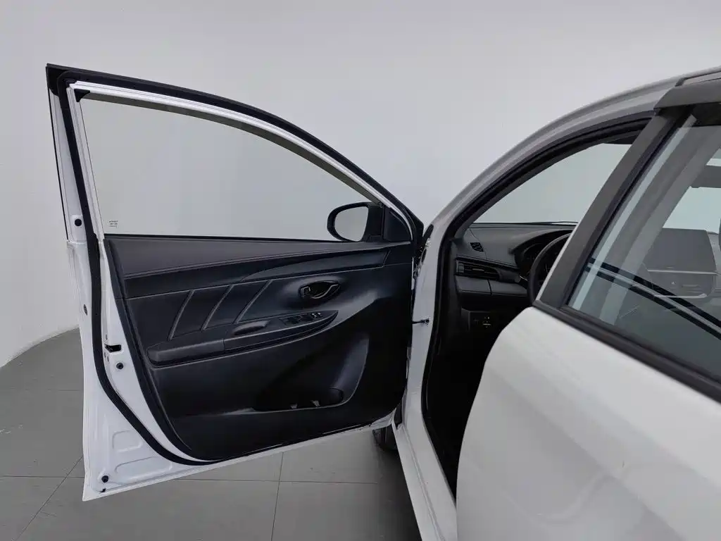 Toyota Vios — миниатюра 8