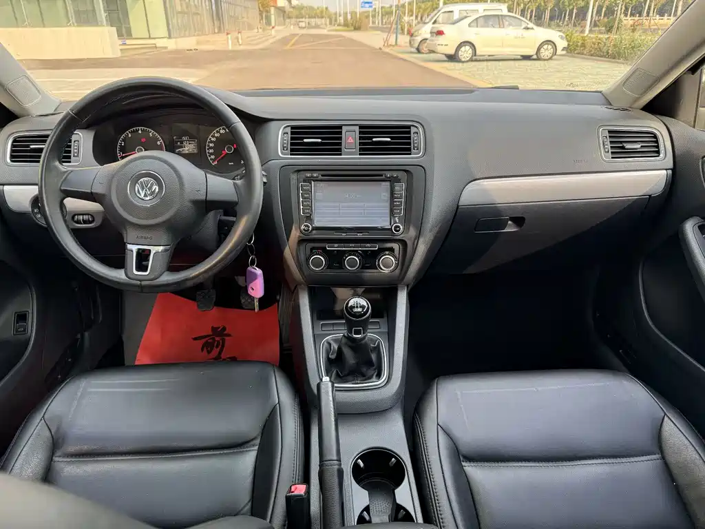 Volkswagen Sagitar — миниатюра 6
