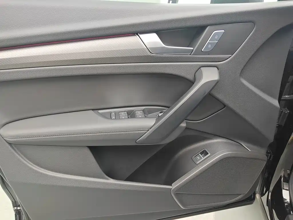 Audi Q5L — миниатюра 7