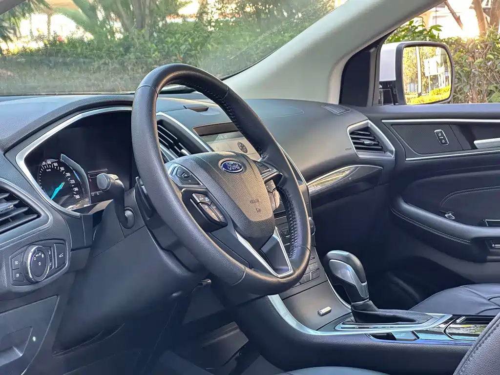 Ford Edge — миниатюра 5