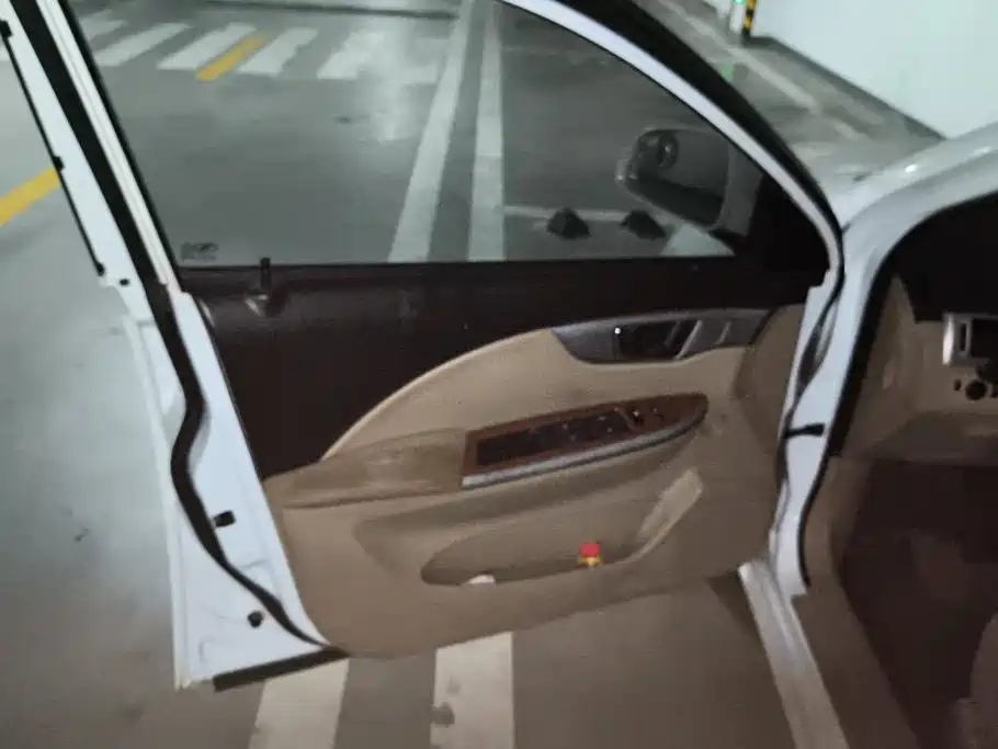 Buick Excelle — миниатюра 7