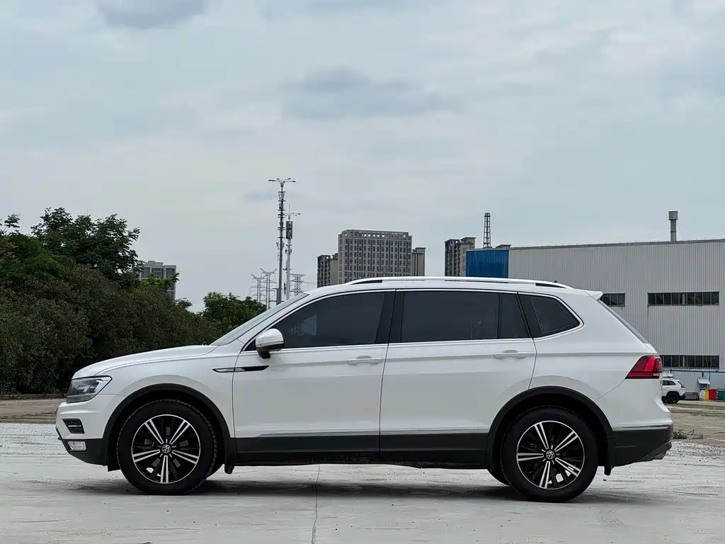 Volkswagen Tiguan L — миниатюра 8