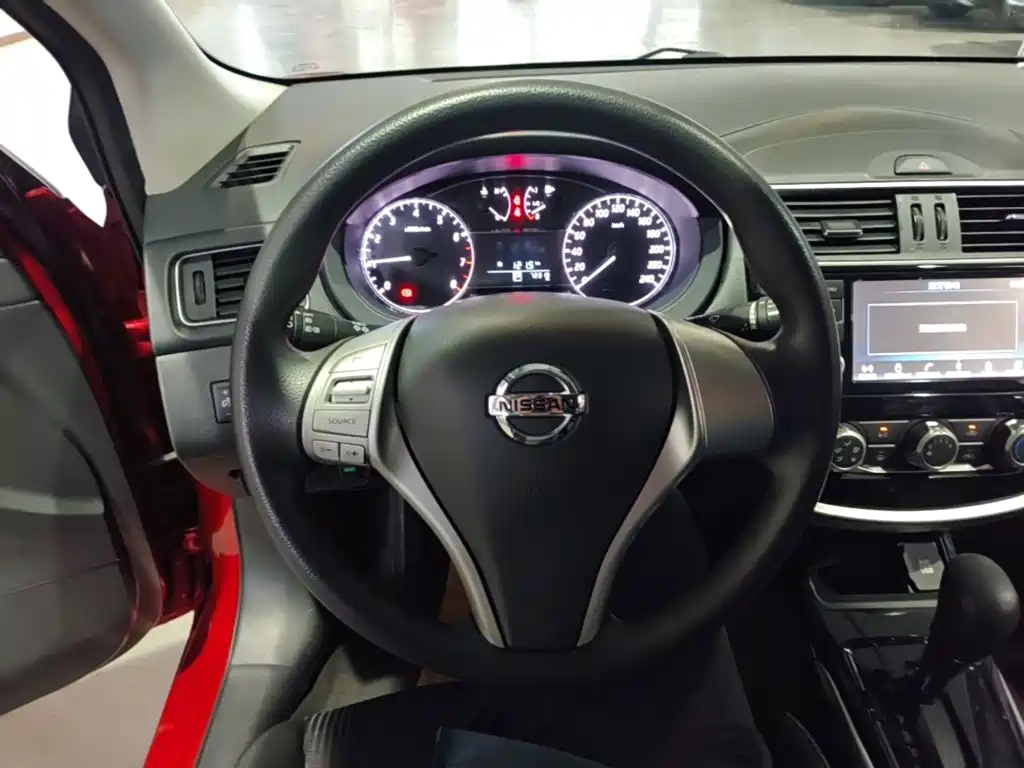 Nissan Tiida — миниатюра 11