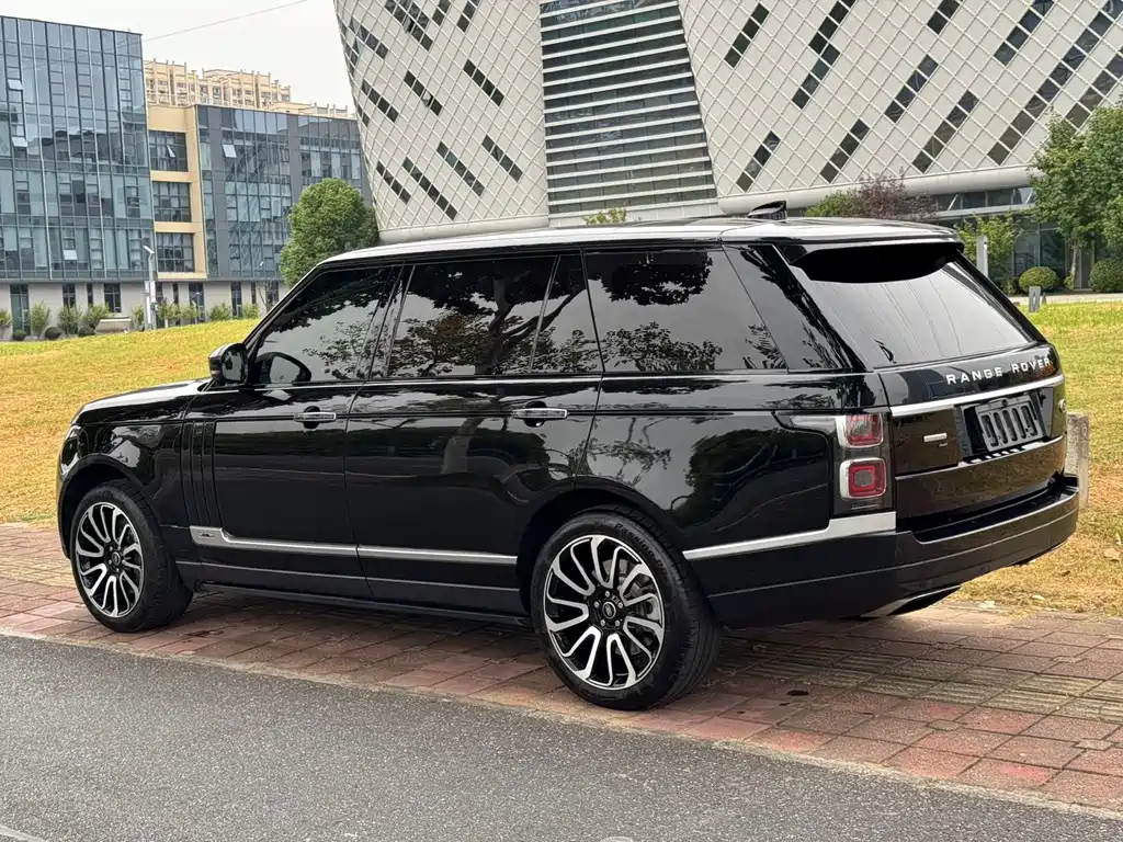 Land Rover Range Rover — миниатюра 6