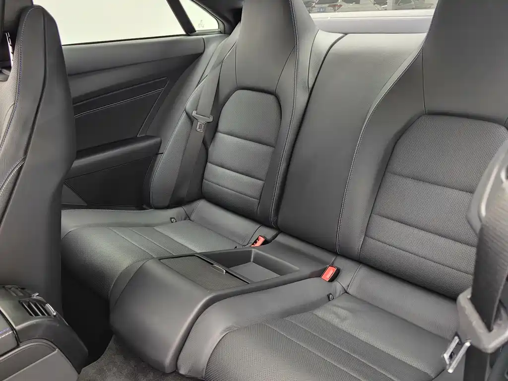 Mercedes-Benz E-Class (Import) — миниатюра 12