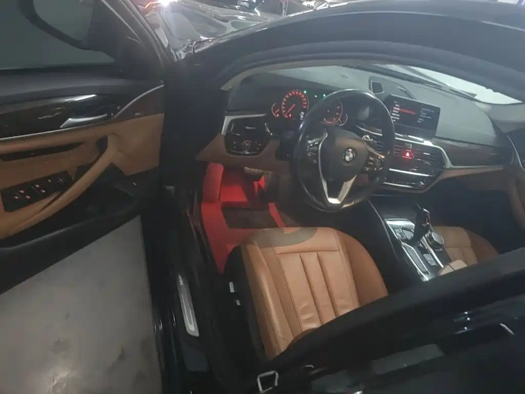 BMW 5 Series — миниатюра 16